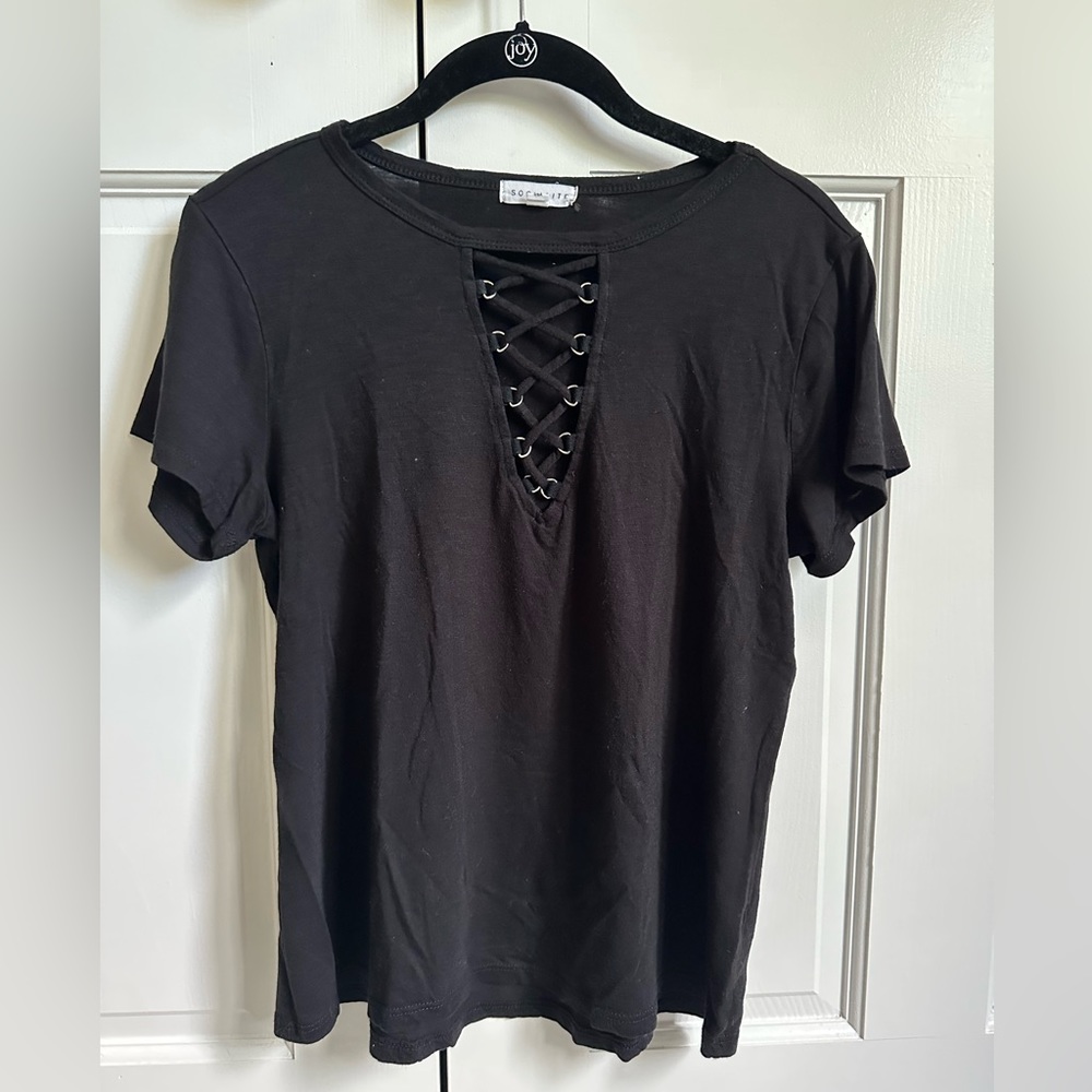Black t-shirt with tie detail - Picture 2 of 5